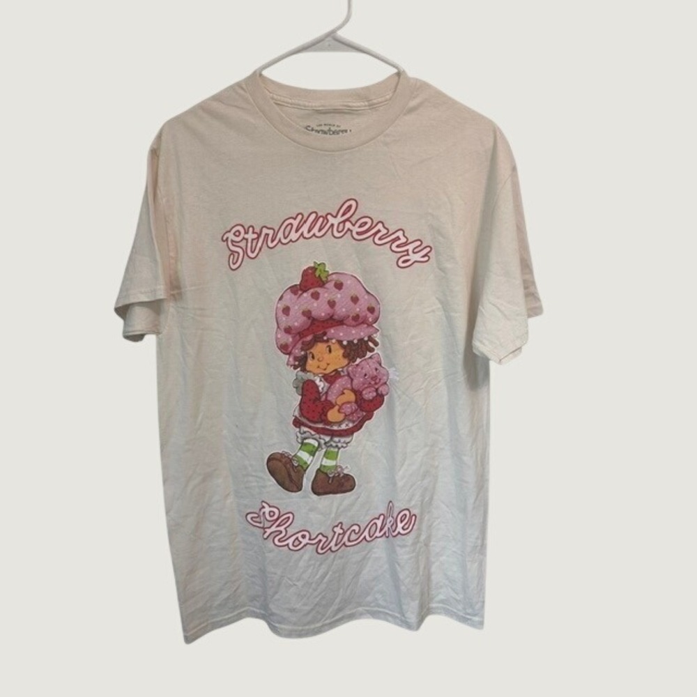 Strawberry Shortcake Graphic Tee Cream Cotton Short Sleeve Shirt Womens Medium